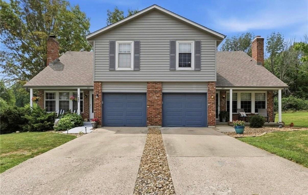 203 W Foxwood Dr - Photo 2 of 20