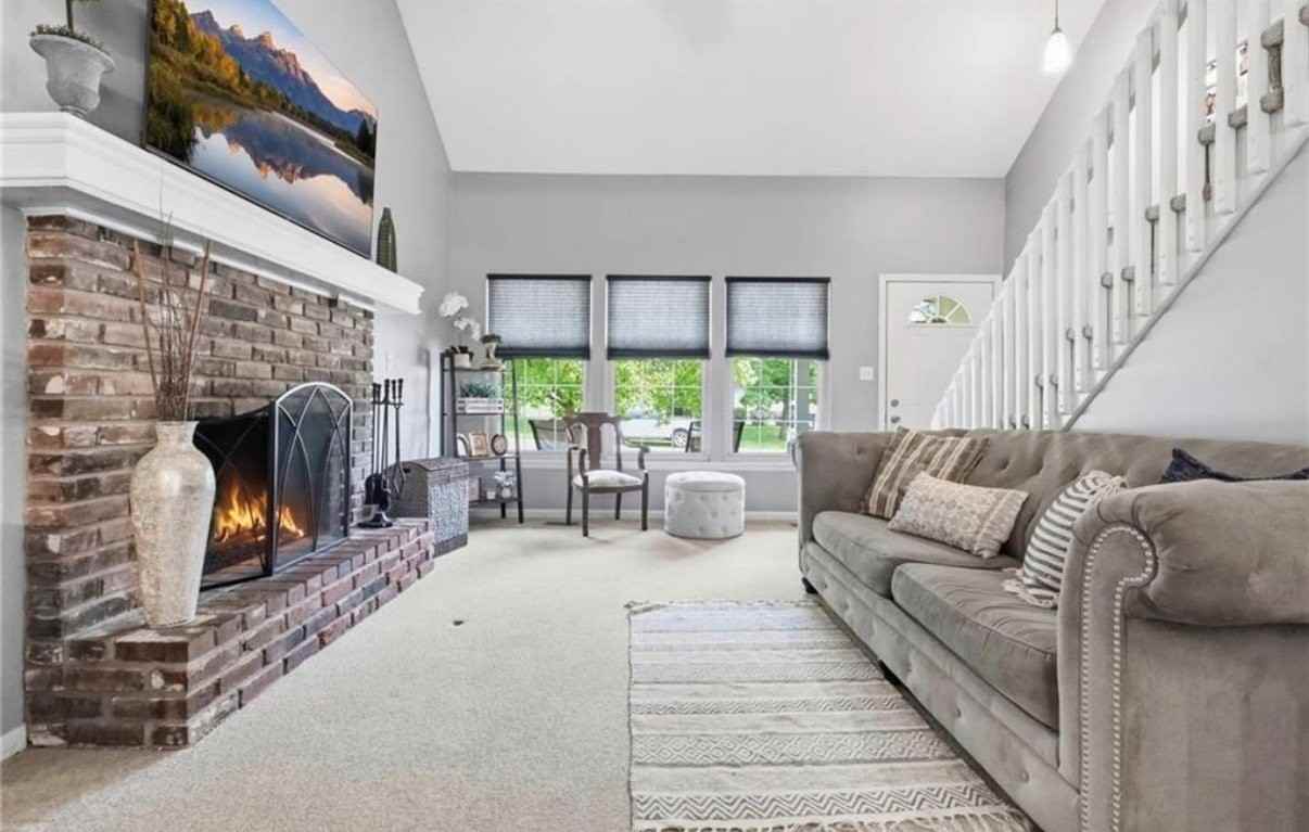 203 W Foxwood Dr - Photo 5 of 20