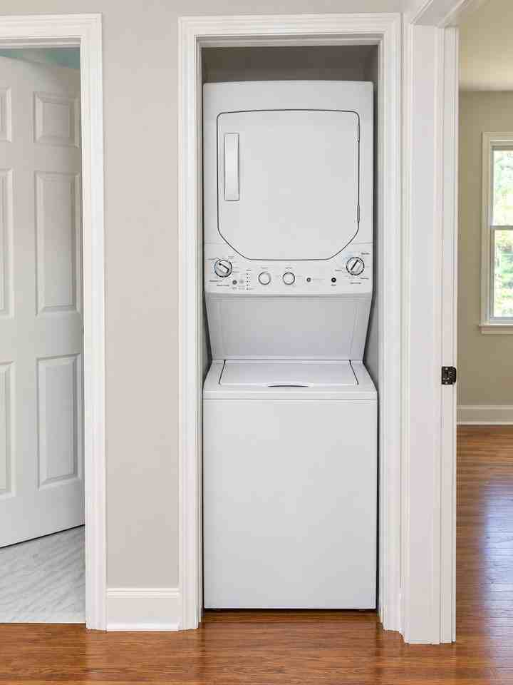 3159 Bobolink Dr - Photo 5 of 6