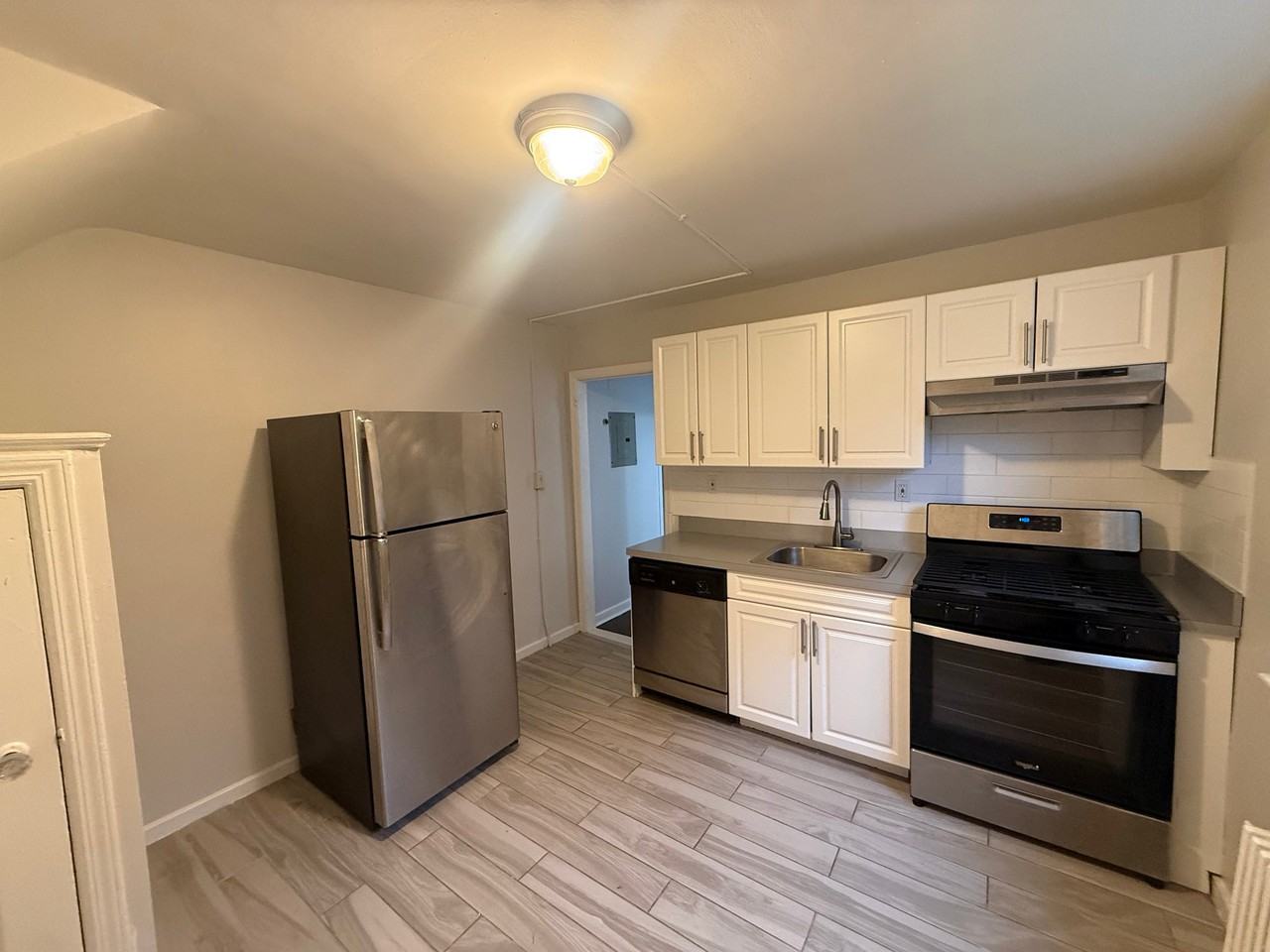 113 N 3rd Ave - Photo 2 of 11