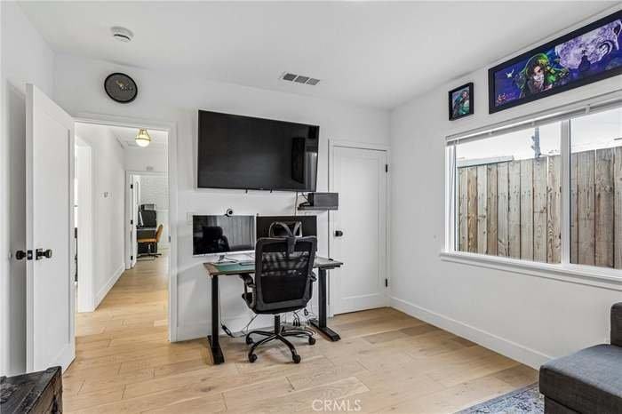 2417 W 75th St - Photo 2 of 15