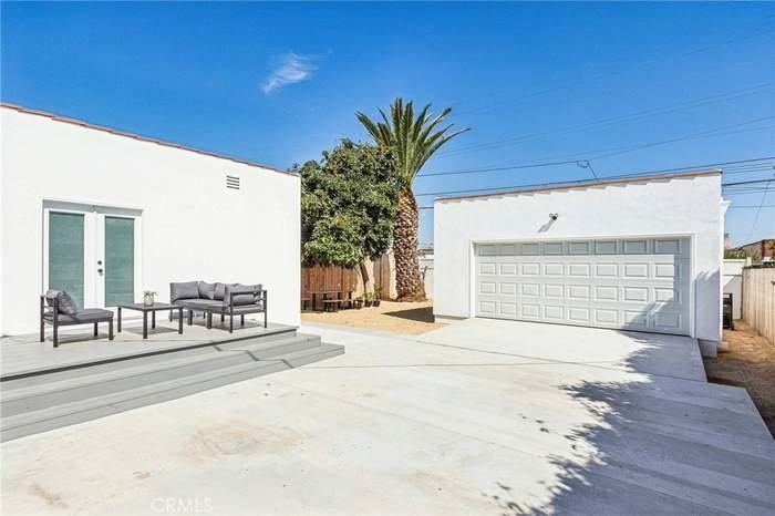 2417 W 75th St - Photo 4 of 15