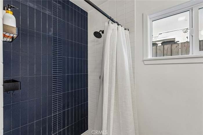 2417 W 75th St - Photo 5 of 15