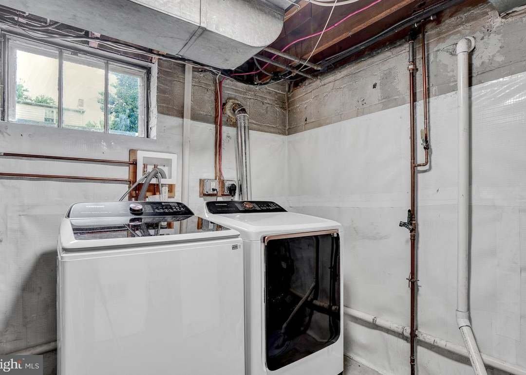 4526 44th St Nw - Photo 3 of 24