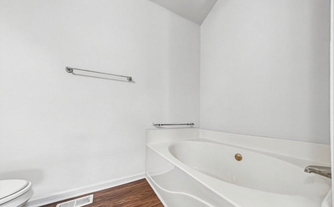 1852 N Stallion Ln - Photo 2 of 10