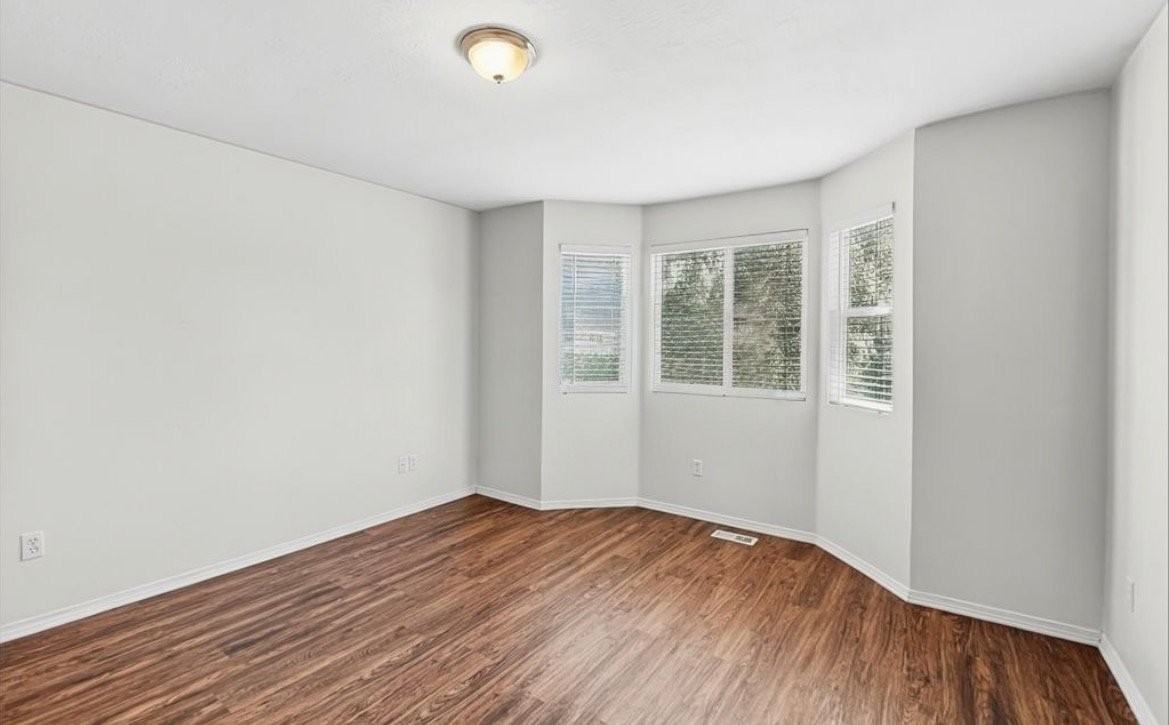 1852 N Stallion Ln - Photo 5 of 10