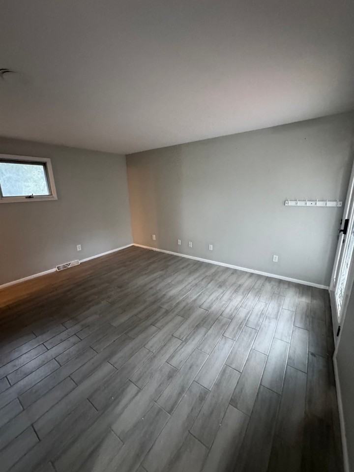951 S Fulton St - Photo 2 of 7