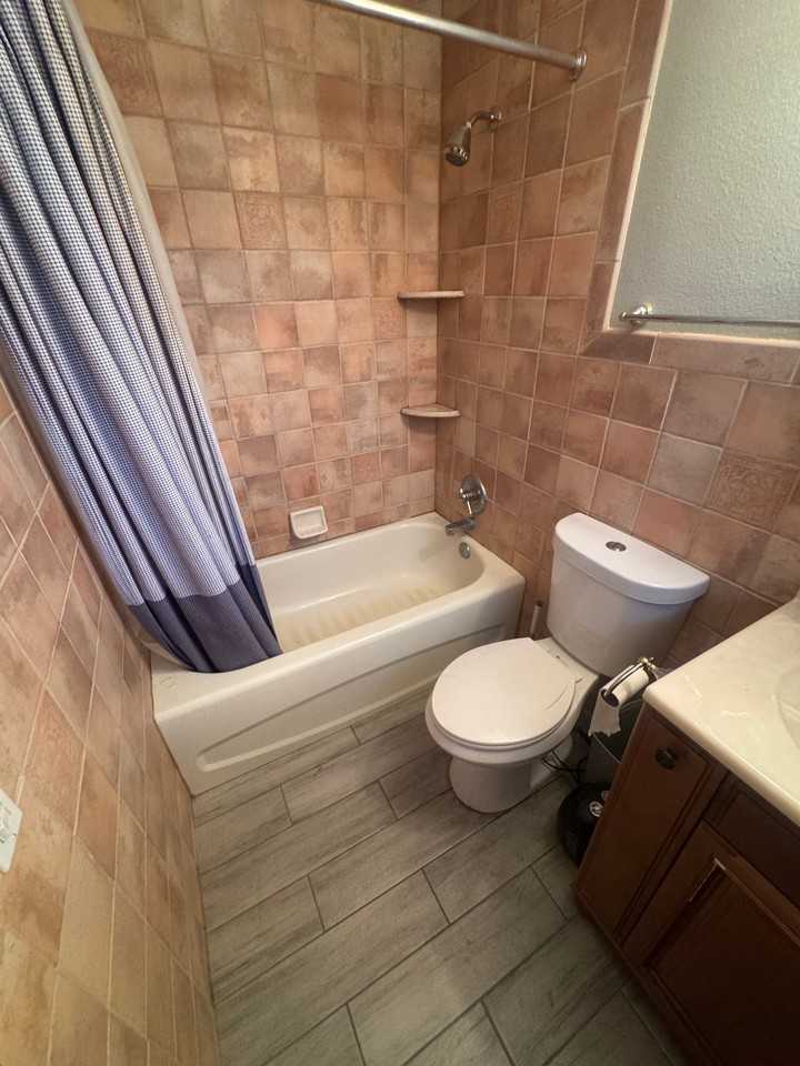 951 S Fulton St - Photo 4 of 7
