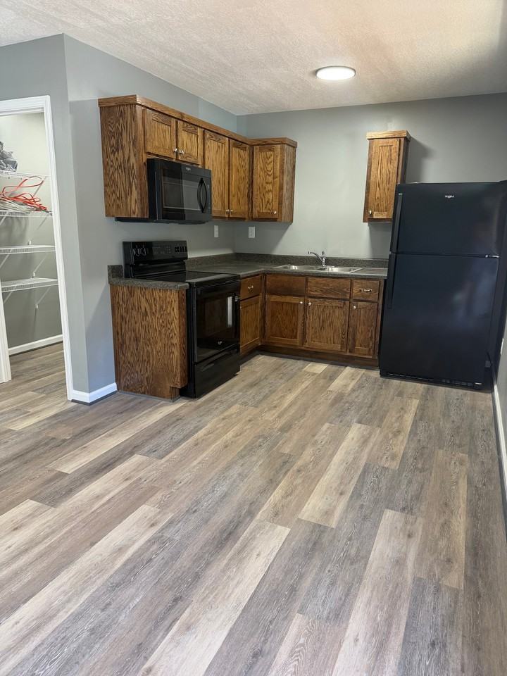 77 Alverson St #6 - Photo 2 of 11