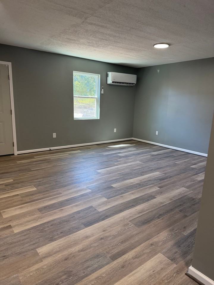 77 Alverson St #6 - Photo 4 of 11