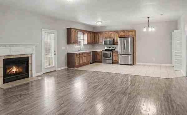 100 Camellia Ln - Photo 2 of 10