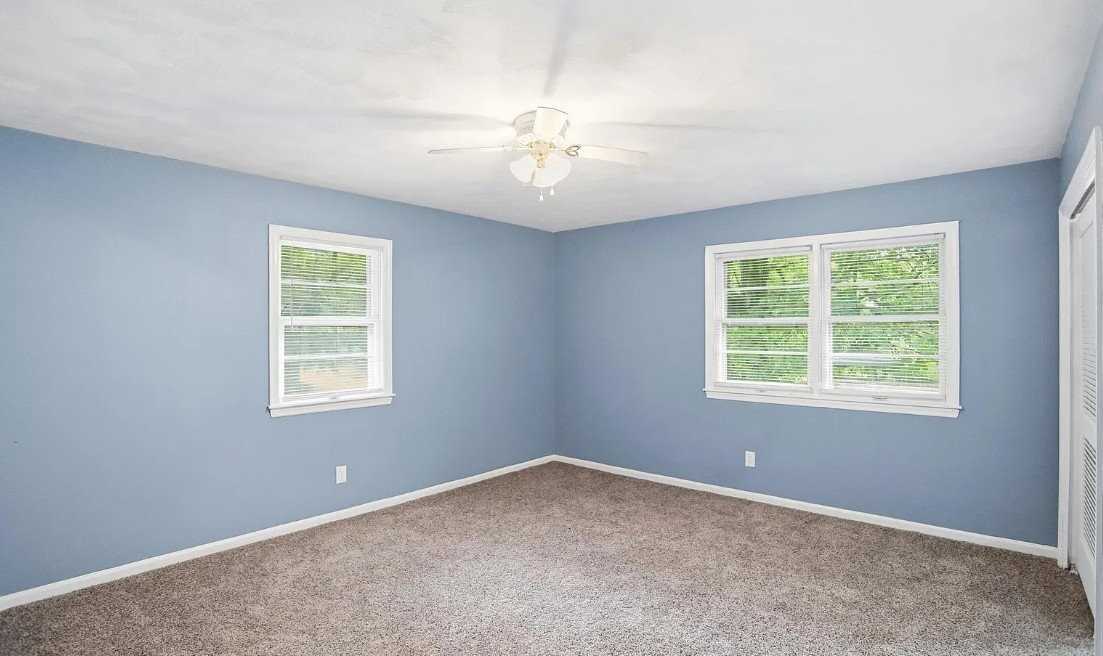 826 Yorkshire Rd - Photo 5 of 17