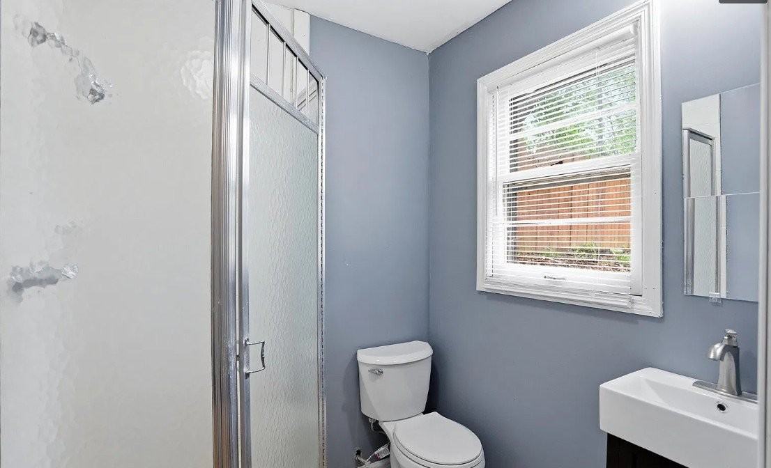 826 Yorkshire Rd - Photo 7 of 17