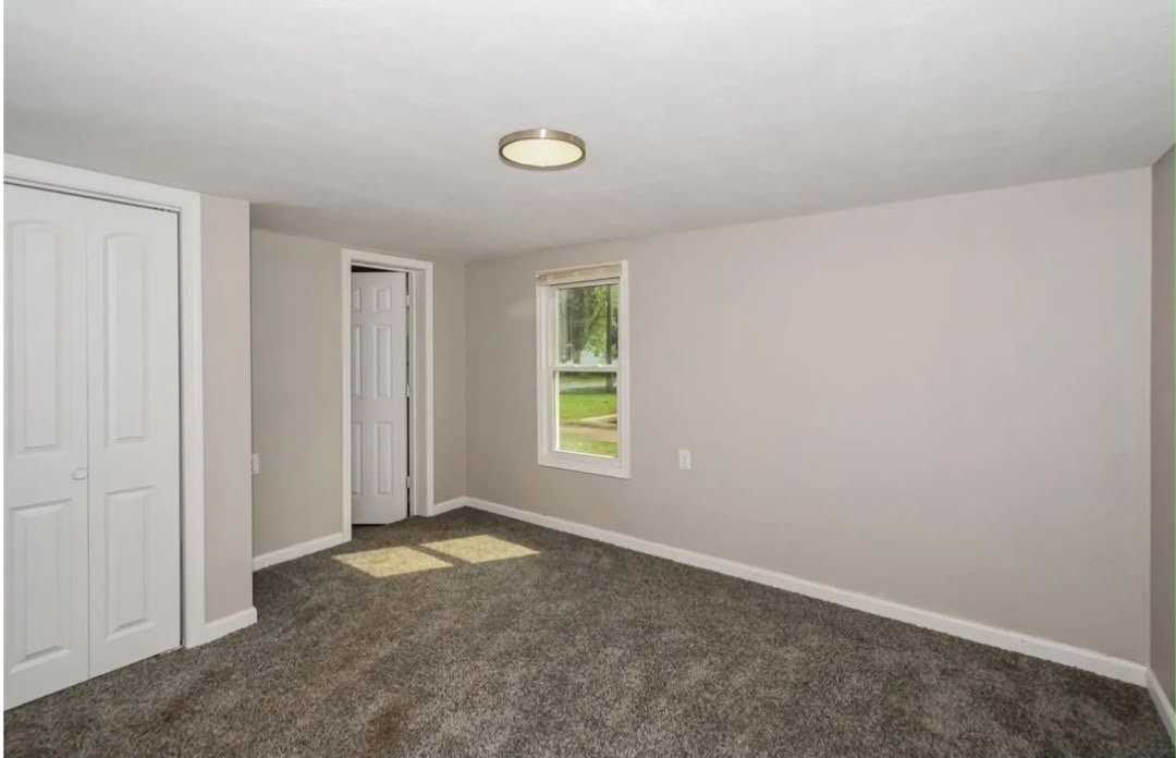1502 E Hendryx Ln - Photo 3 of 10