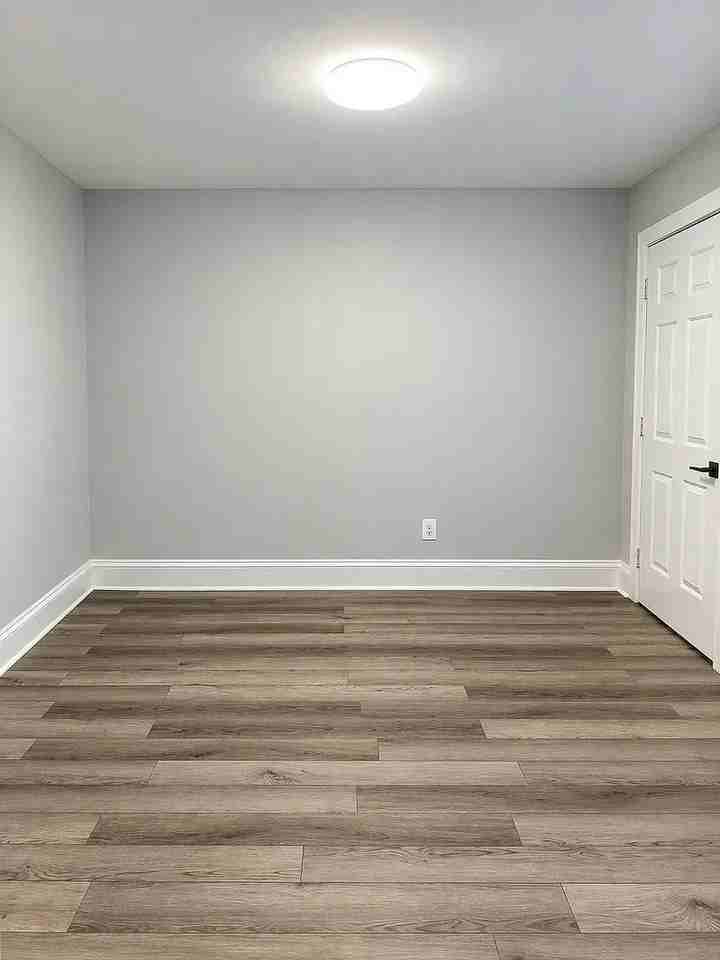 308 W 6th St #2 - Photo 3 of 9