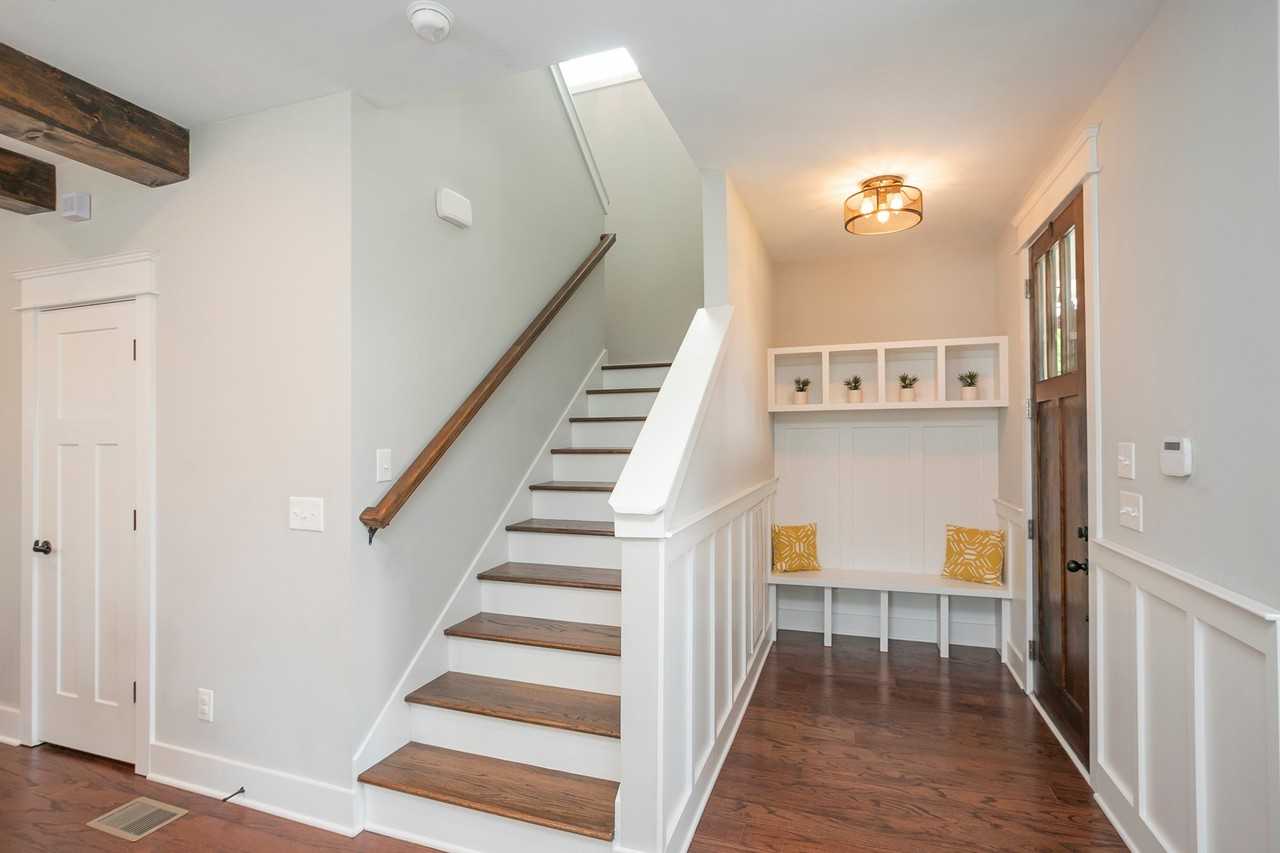 647 James Ave #A - Photo 3 of 20