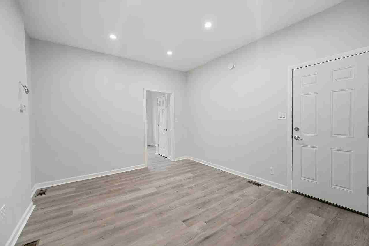 828 N Washington St #1F - Photo 6 of 8