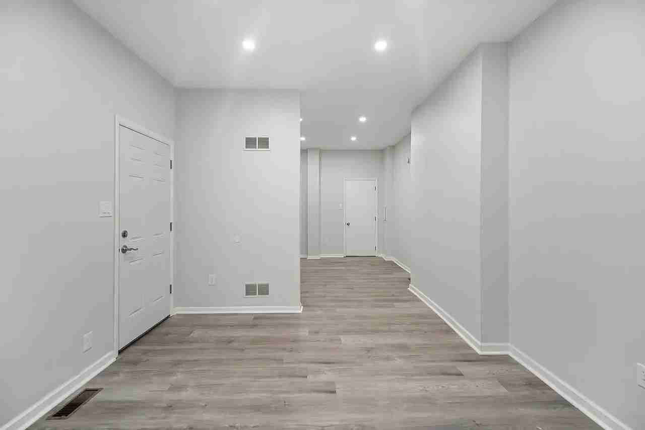 828 N Washington St #1F - Photo 7 of 8