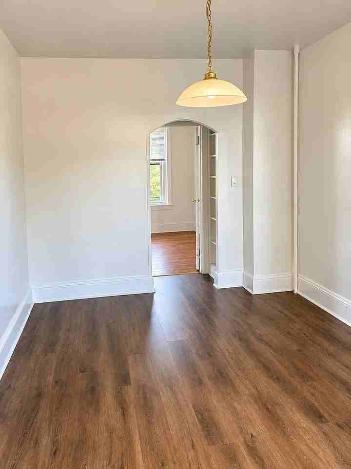 1132 W 4th St #2 - Photo 6 of 8