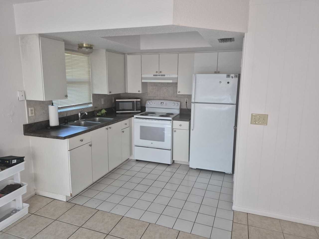 2304 60th Ave W - Photo 4 of 7