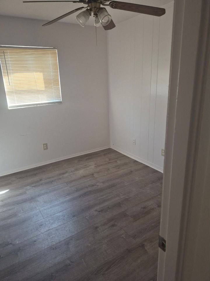 2304 60th Ave W - Photo 6 of 7