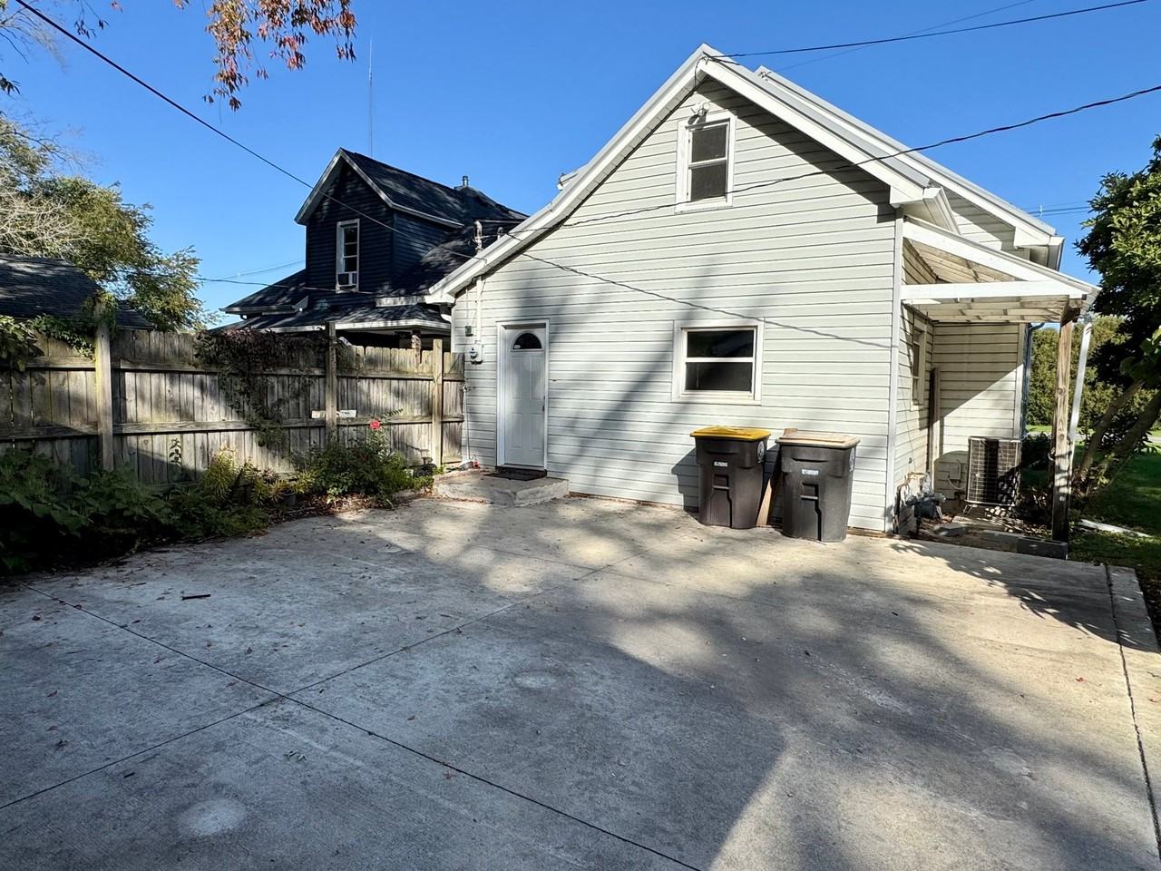 2130 Freeman St - Photo 2 of 18