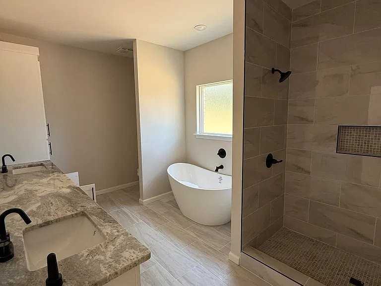 531 Madeleine Cir - Photo 3 of 16