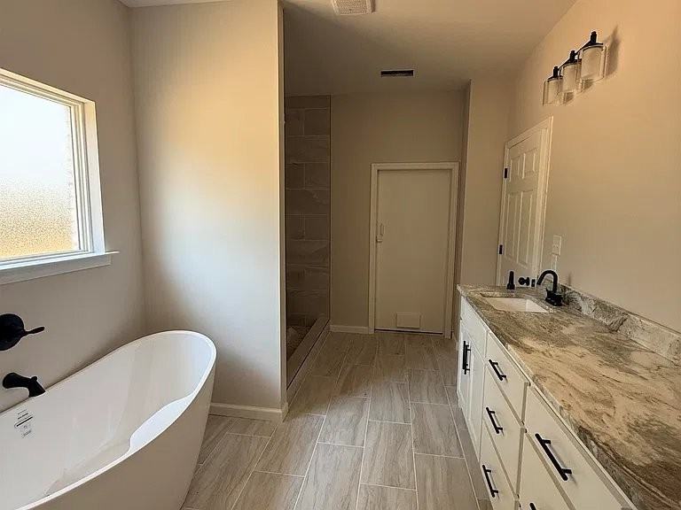 531 Madeleine Cir - Photo 4 of 16