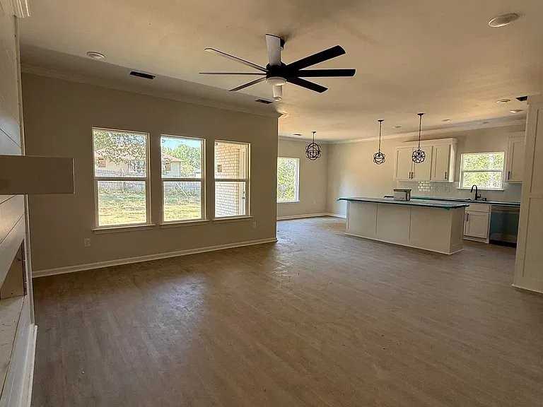 531 Madeleine Cir - Photo 5 of 16