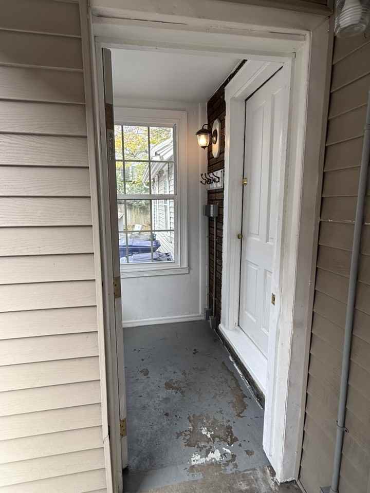 192 York St #REAR - Photo 2 of 16