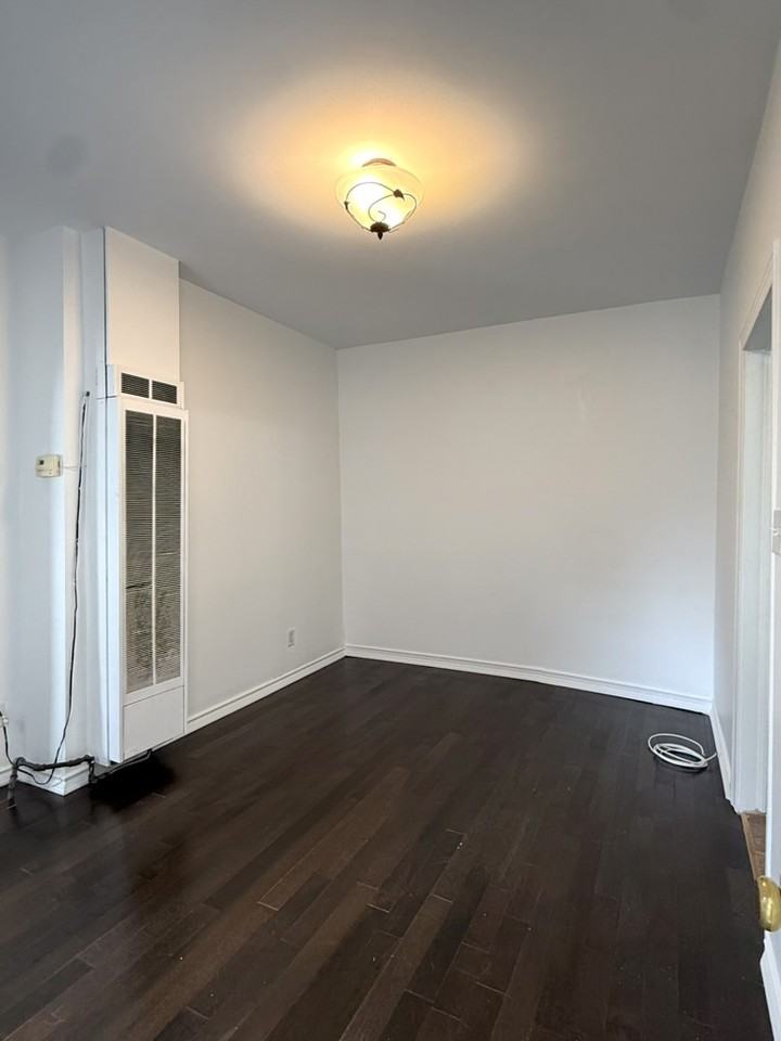 192 York St #REAR - Photo 6 of 16