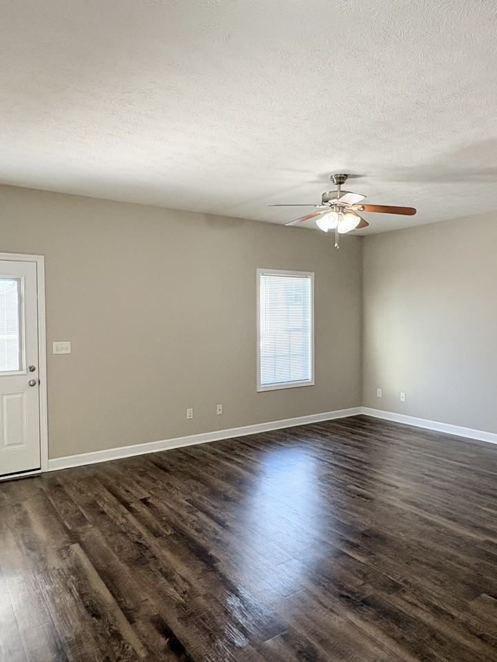 306 Moss Creek Ave #C - Photo 2 of 15