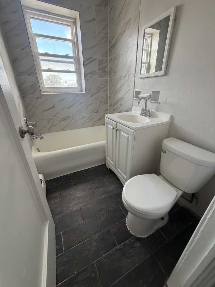 435 Westminster Ave #C4 - Photo 5 of 6