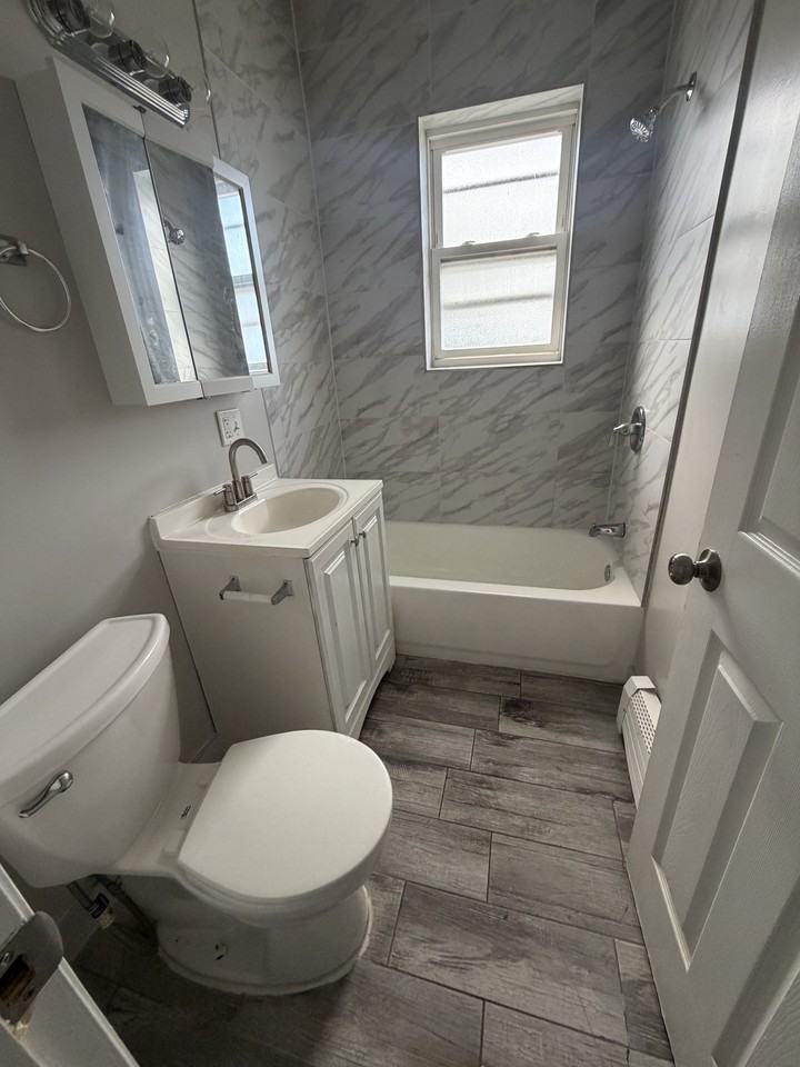 435 Westminster Ave #C7 - Photo 4 of 7