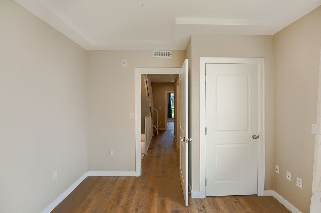 8837 Burnet Ave #102 - Photo 7 of 12