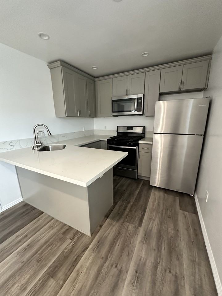 724 Geneva St #NA - Photo 7 of 11