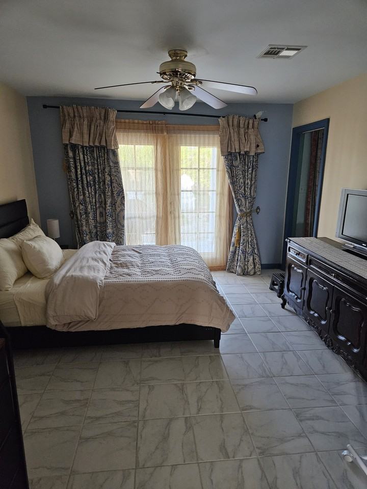 3221 Elmwood Park Dr #NA - Photo 3 of 11
