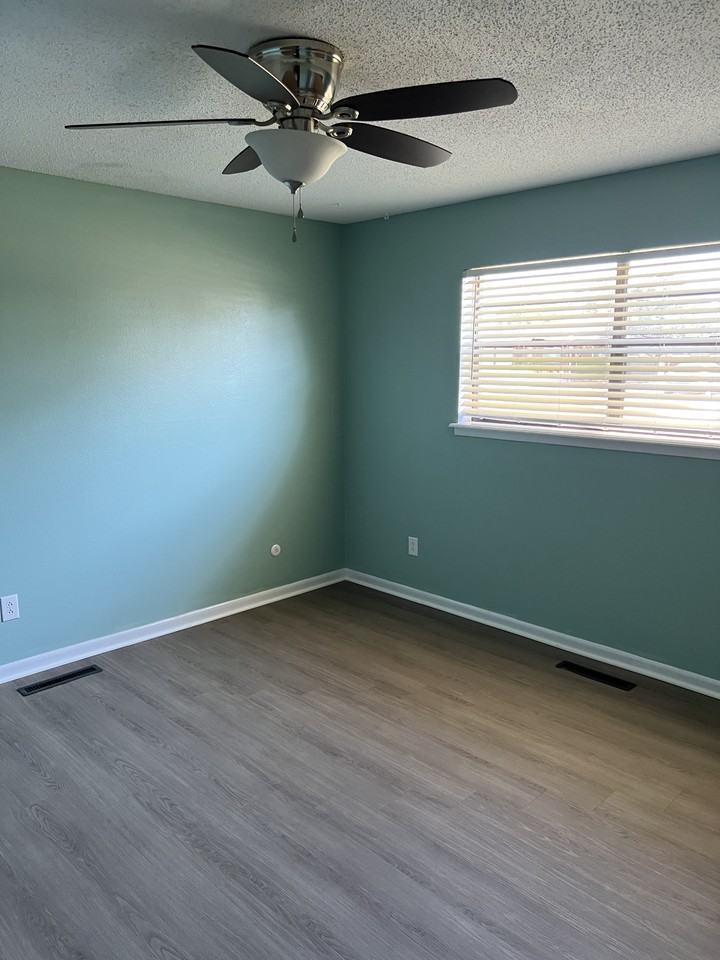 1221 Fairway Ter #NA - Photo 7 of 15