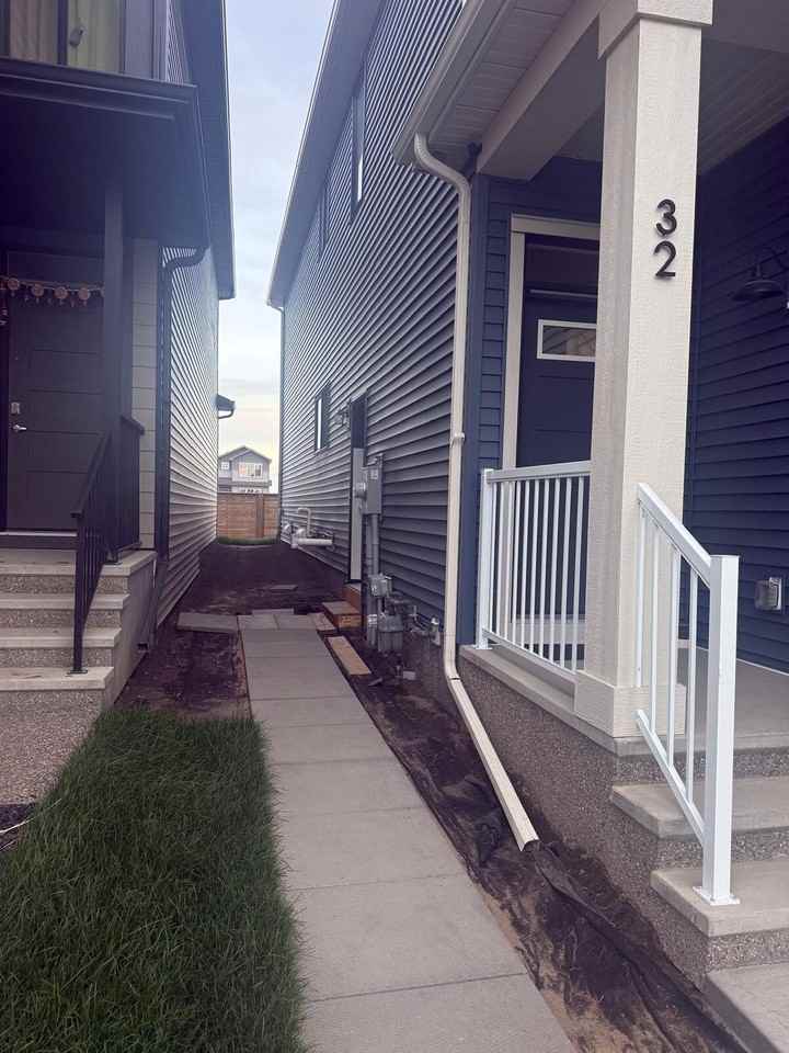 32 Raven Manor Se - Photo 2 of 12