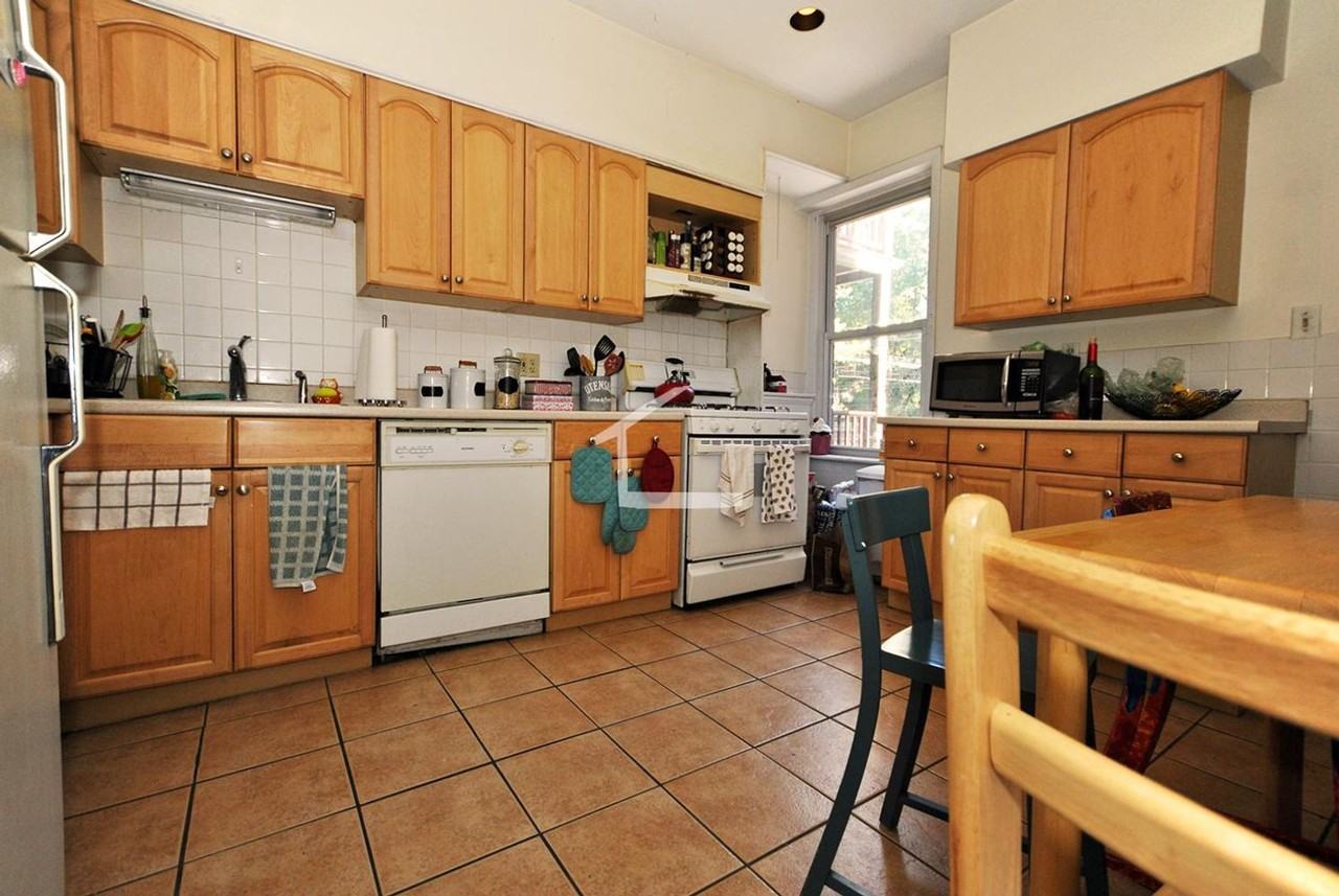 2 Strathmore Rd #2