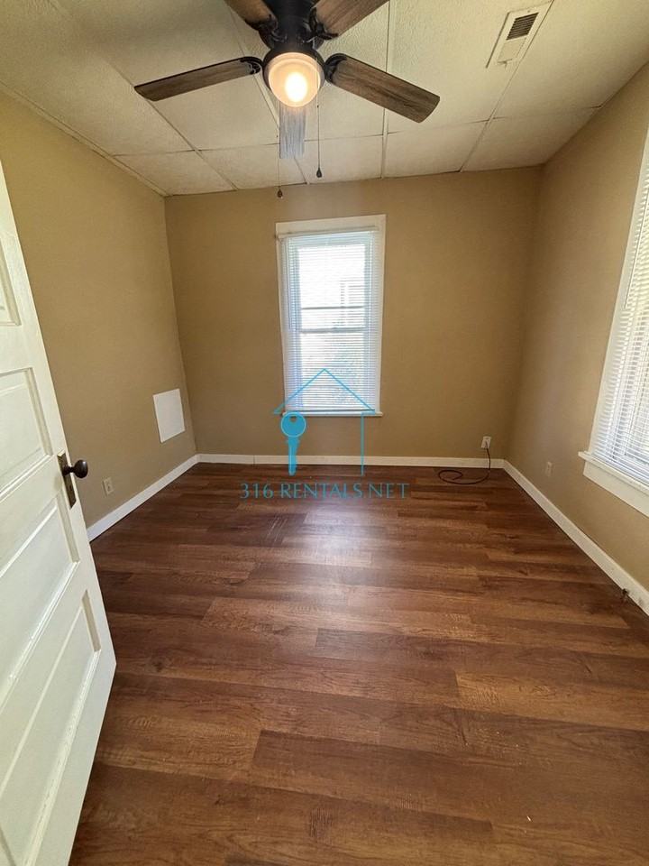 703 S Alleghany St - Photo 5 of 10