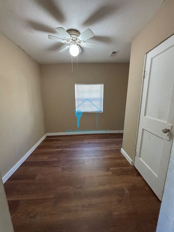 703 S Alleghany St - Photo 7 of 10