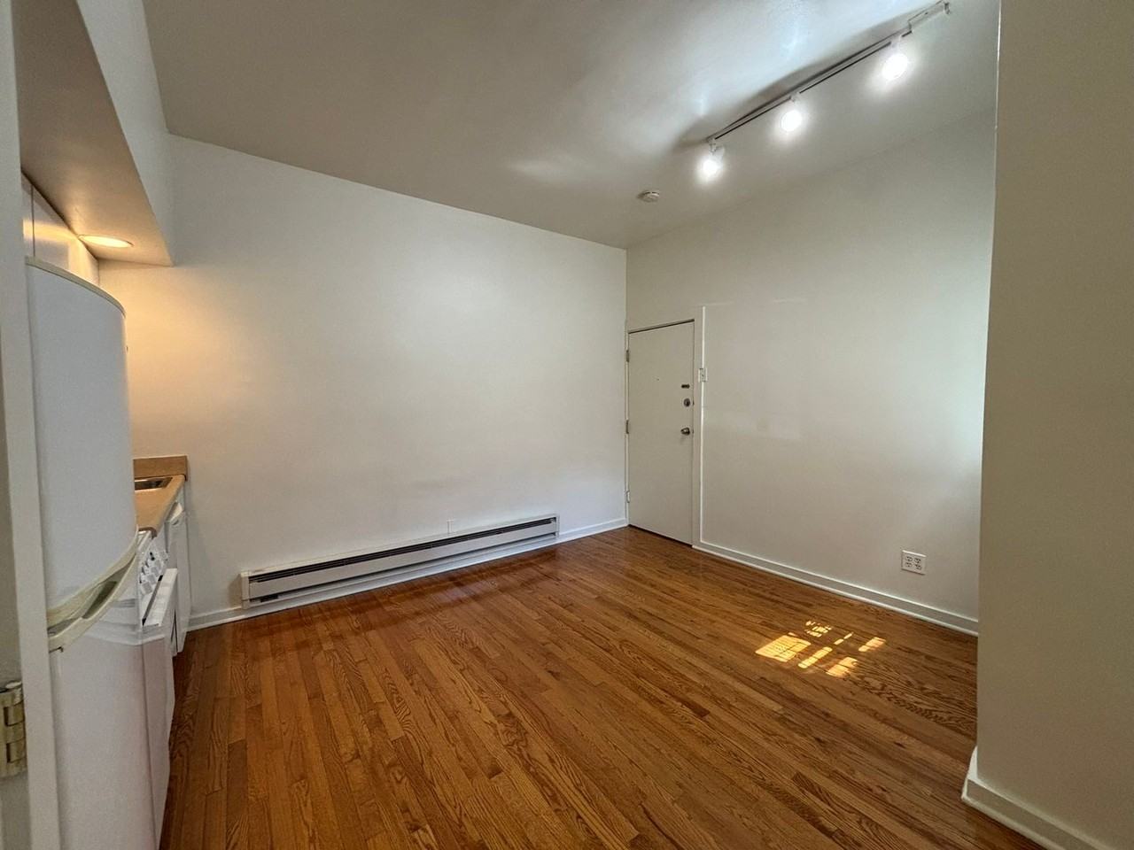 3530 Louisa  Street - Photo 4 of 9