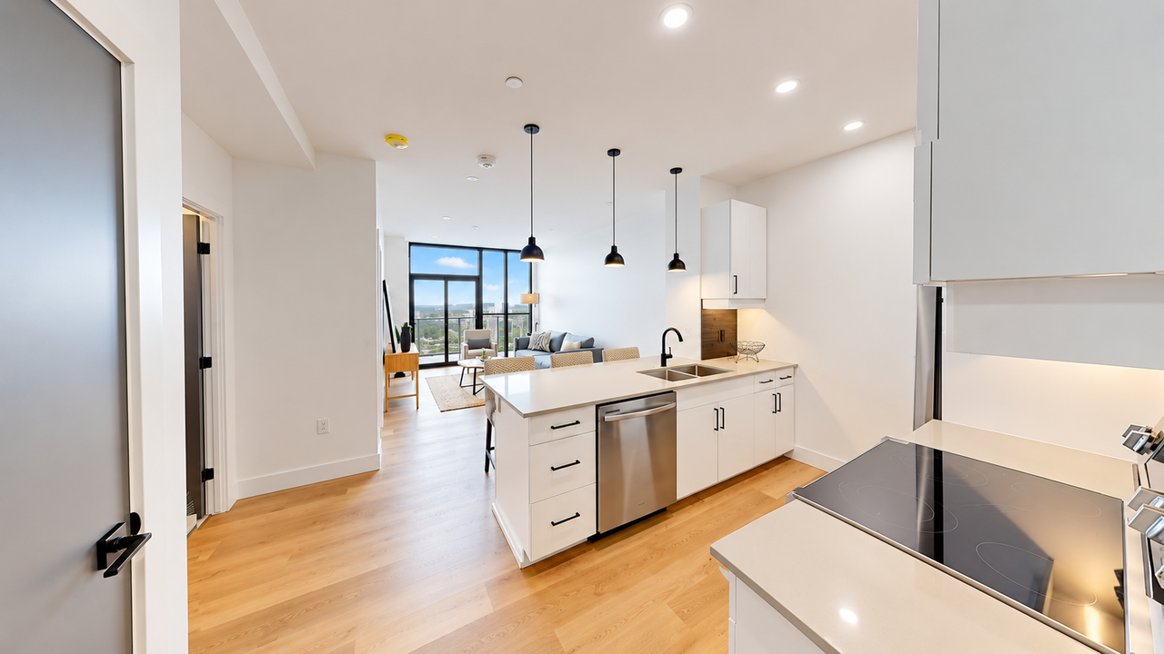 100 Fullarton Street #823 - Photo 4 of 27