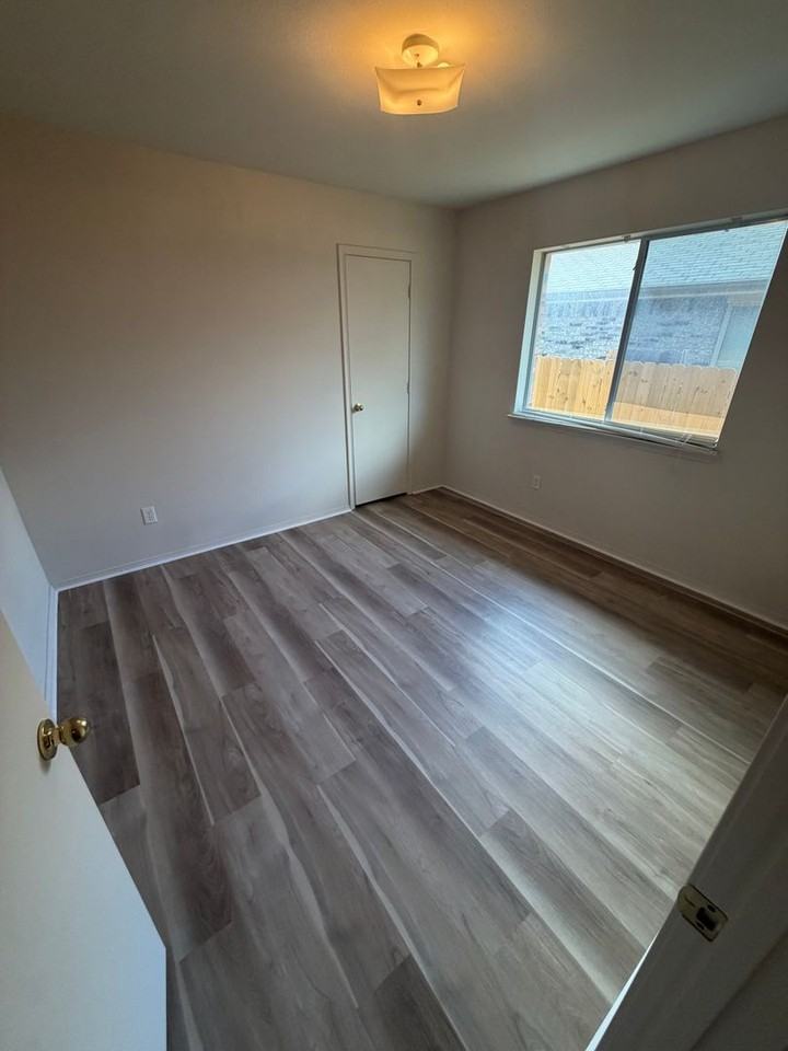 249 Los Cabos Dr - Photo 4 of 14
