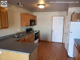 featured image of 871 N River Rock Dr