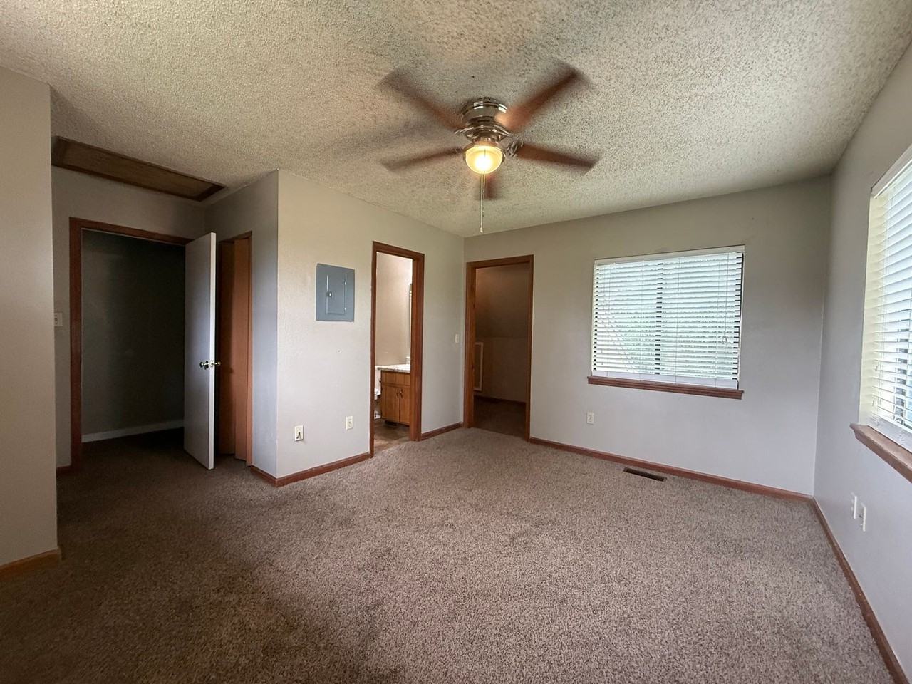 1560 Keily Run - Photo 7 of 12