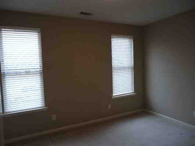 1244 Washington Dr - Photo 3 of 16