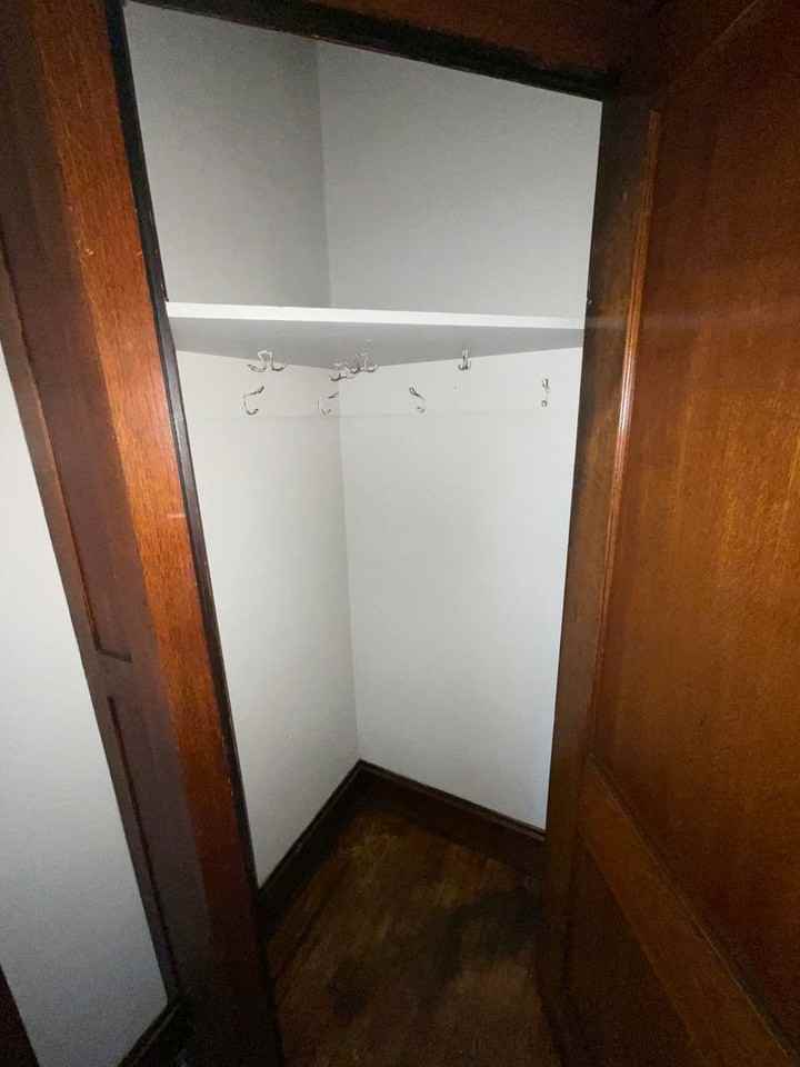 609 W 32nd St - Photo 4 of 24