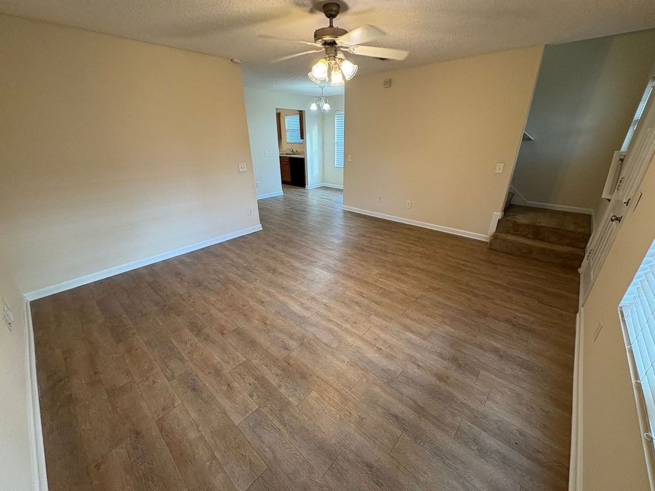 390 Bridgewater Cir - Photo 2 of 13